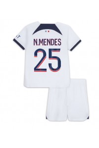 Paris Saint-Germain Nuno Mendes #25 Jalkapallovaatteet Lasten Vieraspeliasu 2023-24 Lyhythihainen (+ Lyhyet housut)